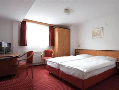 фото отеля Hotel Sonne Offenburg