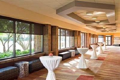 фото отеля Four Points by Sheraton Milwaukee North