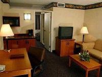 Four Points by Sheraton Milwaukee North