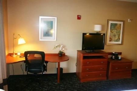 фото отеля Hampton Inn and Suites Chicago Deer Park