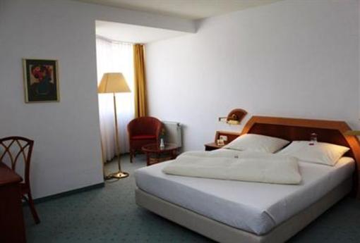 фото отеля Jean-Paul Hotel