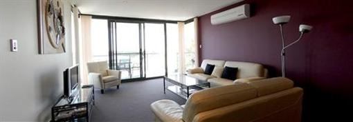 фото отеля Swan Riverside Luxury Apartment Perth