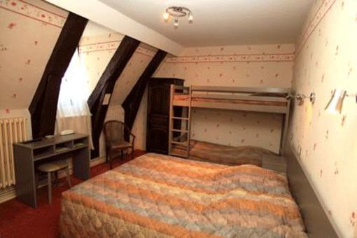 фото отеля Logis Hotel De La Poste