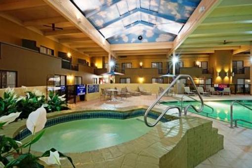 фото отеля Holiday Inn Mansfield Foxboro