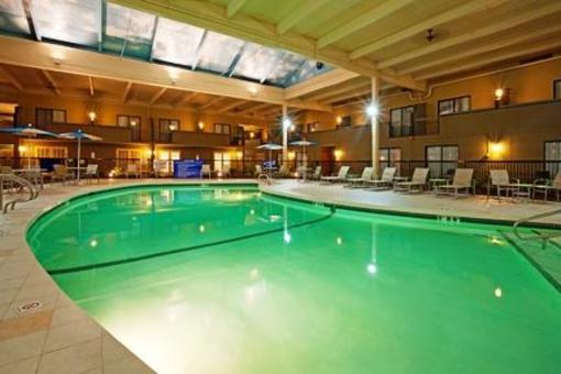 фото отеля Holiday Inn Mansfield Foxboro