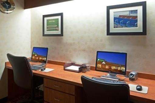 фото отеля Holiday Inn Mansfield Foxboro