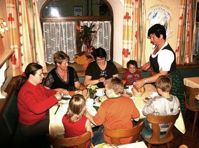 фото отеля Gasthof zur Post Strasswalchen