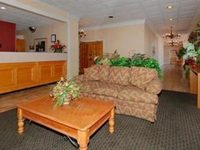 Econo Lodge Inn & Suites Downtown
