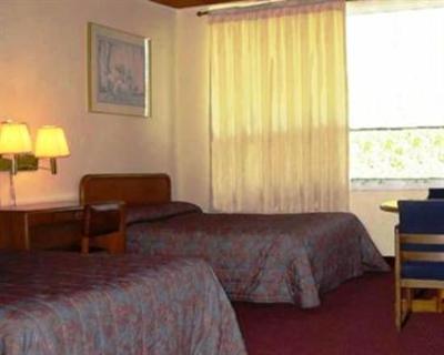 фото отеля Scottish Inn & Suites