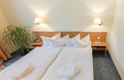 фото отеля Hotel Waldesruh Lengefeld