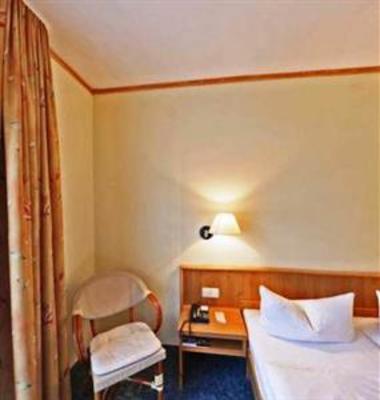 фото отеля Hotel Waldesruh Lengefeld