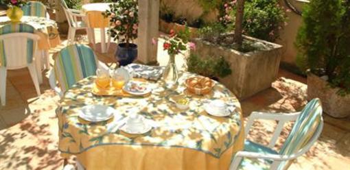 фото отеля Hotel du Grand Jardin de Cassis