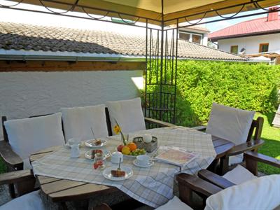 фото отеля Waldhof Appartements am Tennisplatz Ehrwald