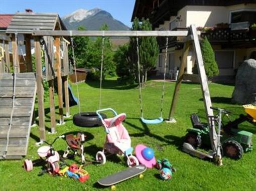 фото отеля Waldhof Appartements am Tennisplatz Ehrwald