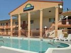 фото отеля Days Inn and Suites Red Bluff