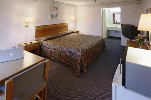 фото отеля Americas Best Value Inn Columbia