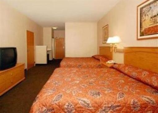 фото отеля Rodeway Inn & Suites Tomahawk