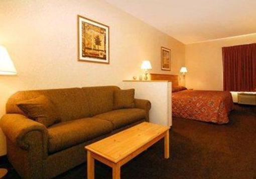 фото отеля Rodeway Inn & Suites Tomahawk