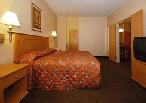 фото отеля Rodeway Inn & Suites Tomahawk