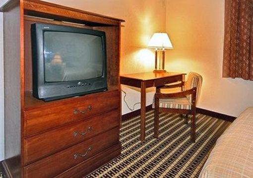 фото отеля Econo Lodge Inn & Suites Warren (Ohio)