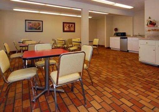 фото отеля Econo Lodge Holland (Ohio)