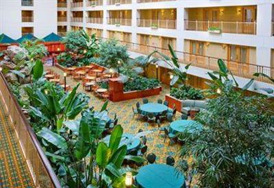фото отеля Embassy Suites Chicago O'Hare Rosemont