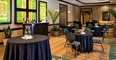 фото отеля Embassy Suites Chicago O'Hare Rosemont