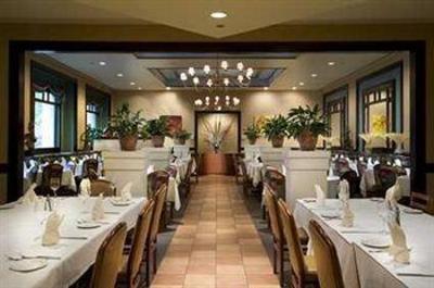 фото отеля Embassy Suites Chicago O'Hare Rosemont