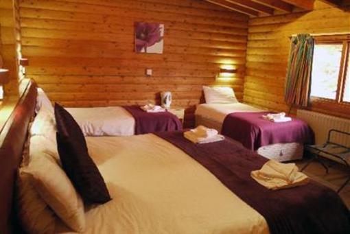 фото отеля Log Cabin Hotel Kirkmichael