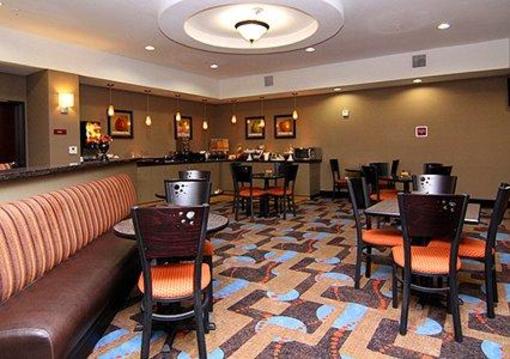 фото отеля Comfort Suites Bastrop