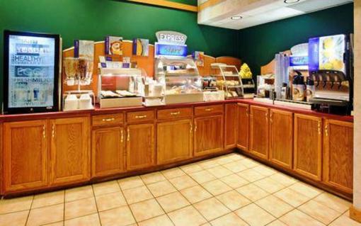 фото отеля Holiday Inn Express Marshfield Springfield Area