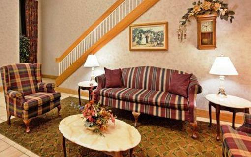 фото отеля Holiday Inn Express Marshfield Springfield Area