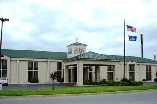 фото отеля Holiday Inn Express Marshfield Springfield Area