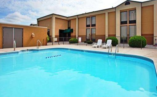 фото отеля Holiday Inn Express Marshfield Springfield Area