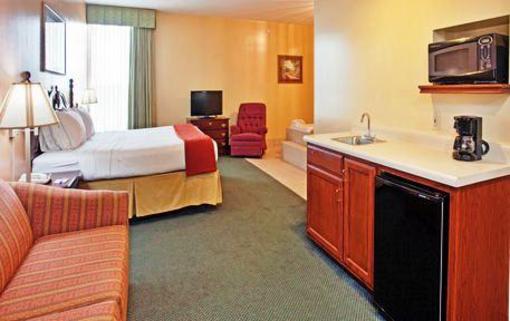 фото отеля Holiday Inn Express Marshfield Springfield Area