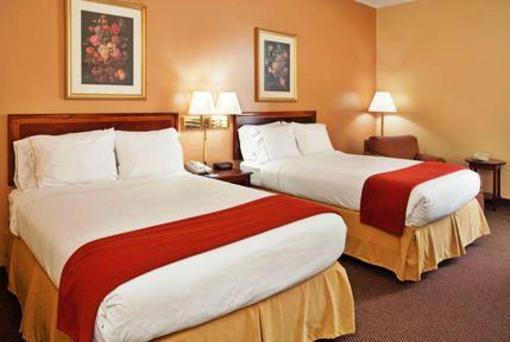 фото отеля Holiday Inn Express Marshfield Springfield Area