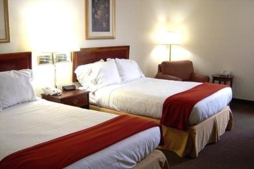 фото отеля Holiday Inn Express Marshfield Springfield Area