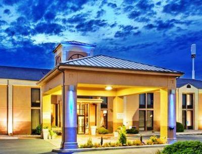 фото отеля Holiday Inn Express Marshfield Springfield Area