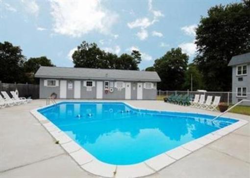 фото отеля Econo Lodge Inn & Suites Airport Windsor Locks