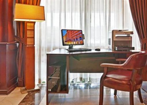 фото отеля Holiday Inn Chicago Oakbrook