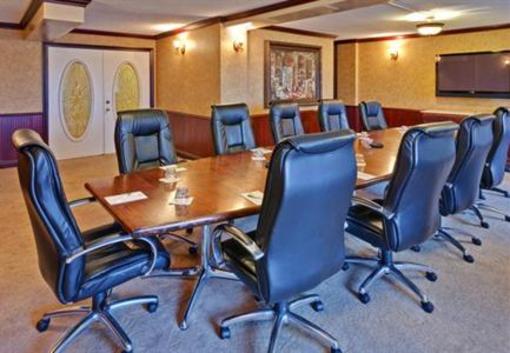 фото отеля Holiday Inn Chicago Oakbrook