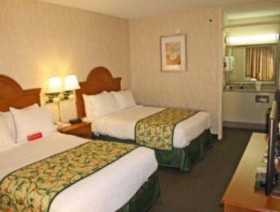 фото отеля Ramada Biltmore West
