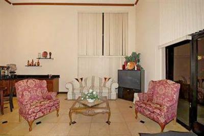 фото отеля Budget Inn Santa Ana