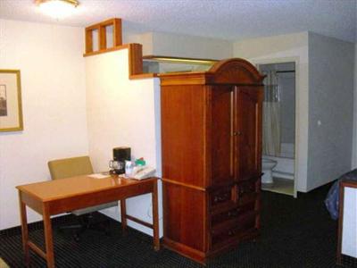 фото отеля Homegate Studio & Suites San Antonio Fiesta Park
