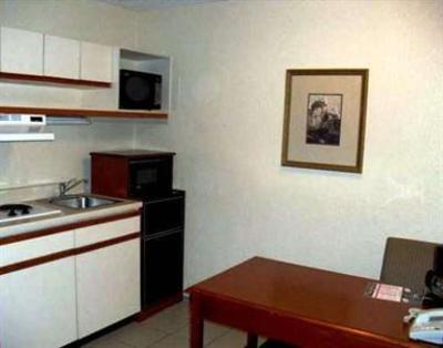 фото отеля Homegate Studio & Suites San Antonio Fiesta Park