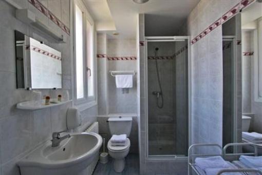 фото отеля Hotel De La Plage Ouistreham
