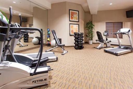 фото отеля Holiday Inn Express Hotel & Suites Denver Northeast - Brighton