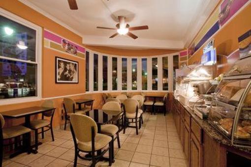 фото отеля Holiday Inn Express Century City