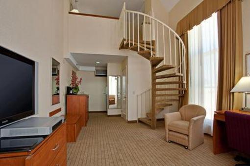 фото отеля Holiday Inn Express Century City