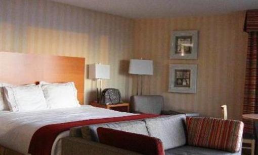 фото отеля Holiday Inn Express Hotel & Suites Pacifica
